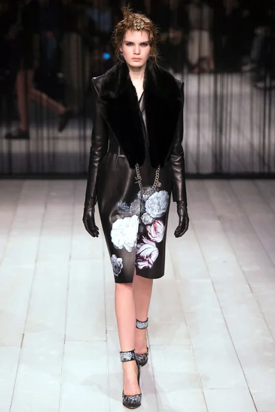 Look 26